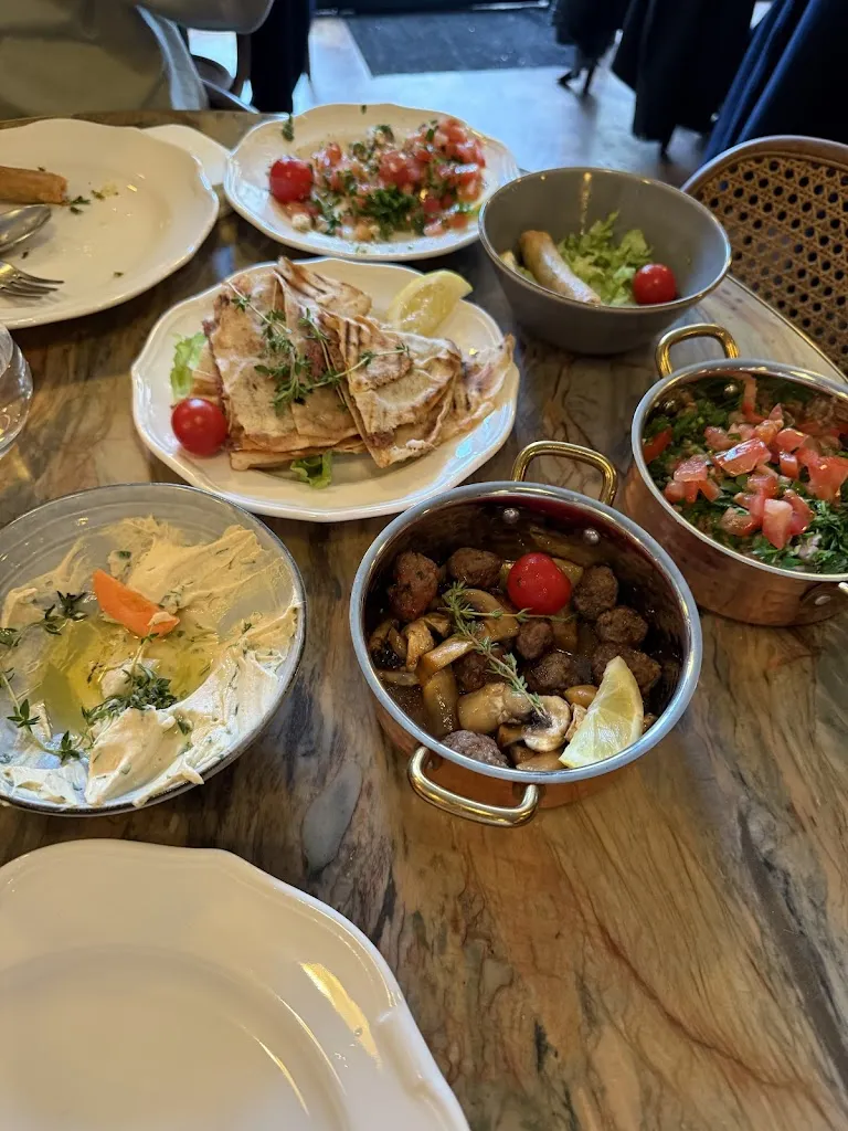 Madeleine LaPrad_Assanabel_Paris_recensione