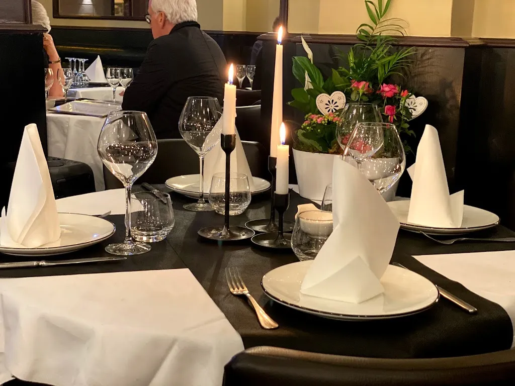 Assanabel_Paris_slider_image_1