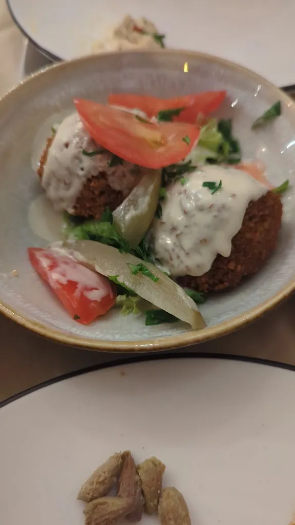 Assanabel_Paris_slider_image_2