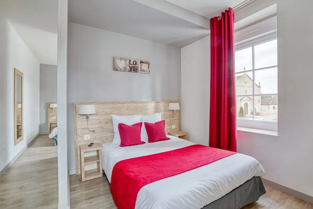 Le Saint Germain_Saint-Germain-du-Bois_slider_image_3