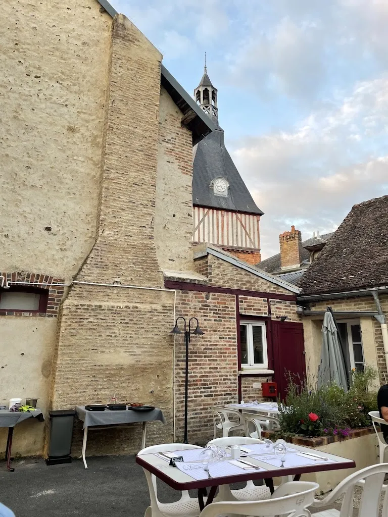 marianne louis_Le Gogaille_Saint-Fargeau_review