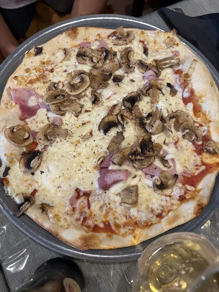 Restaurant/Pizzeria Le Montecristo_Saint-Fargeau_slider_image_2