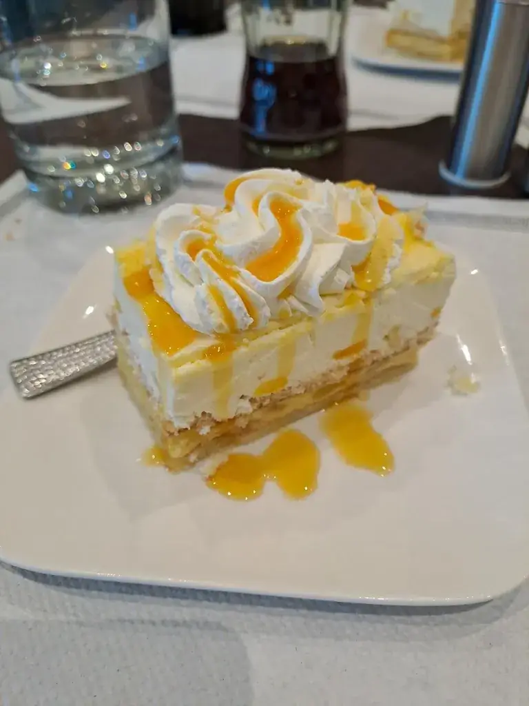 Nuria Almendro_La table royenne_Roye_review