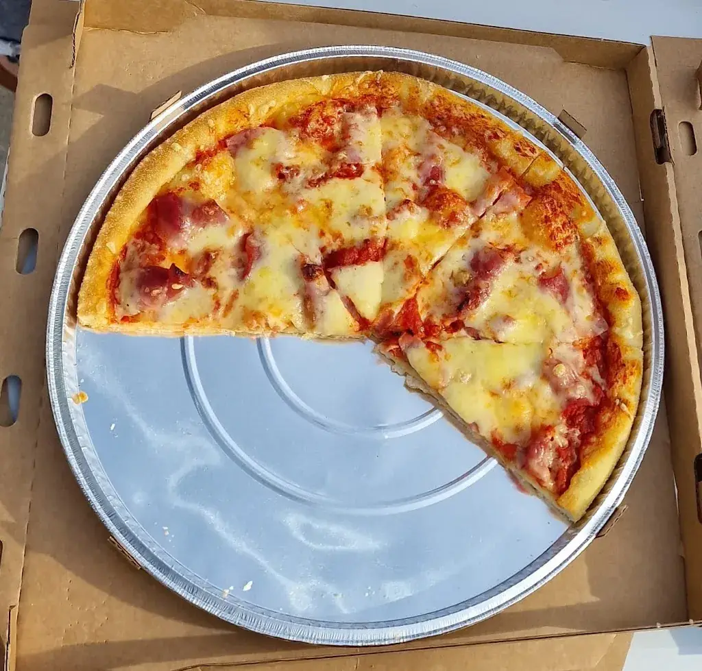 Laura Basler_My Pizza Collect Saint Julien du Sault_Saint-Julien-du-Sault_review