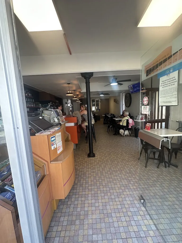 Denys Kozar_Café du Siècle_Saint-Julien-du-Sault_review