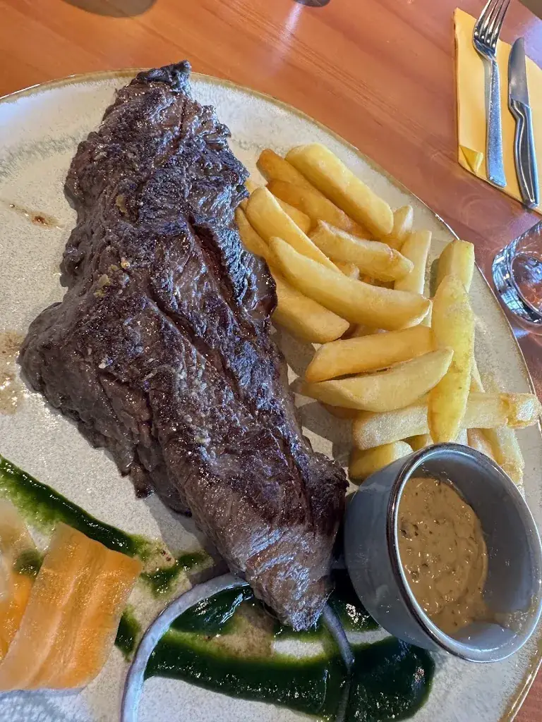 Philo Hermans_Les Epleumiens_Saint-Apollinaire_review