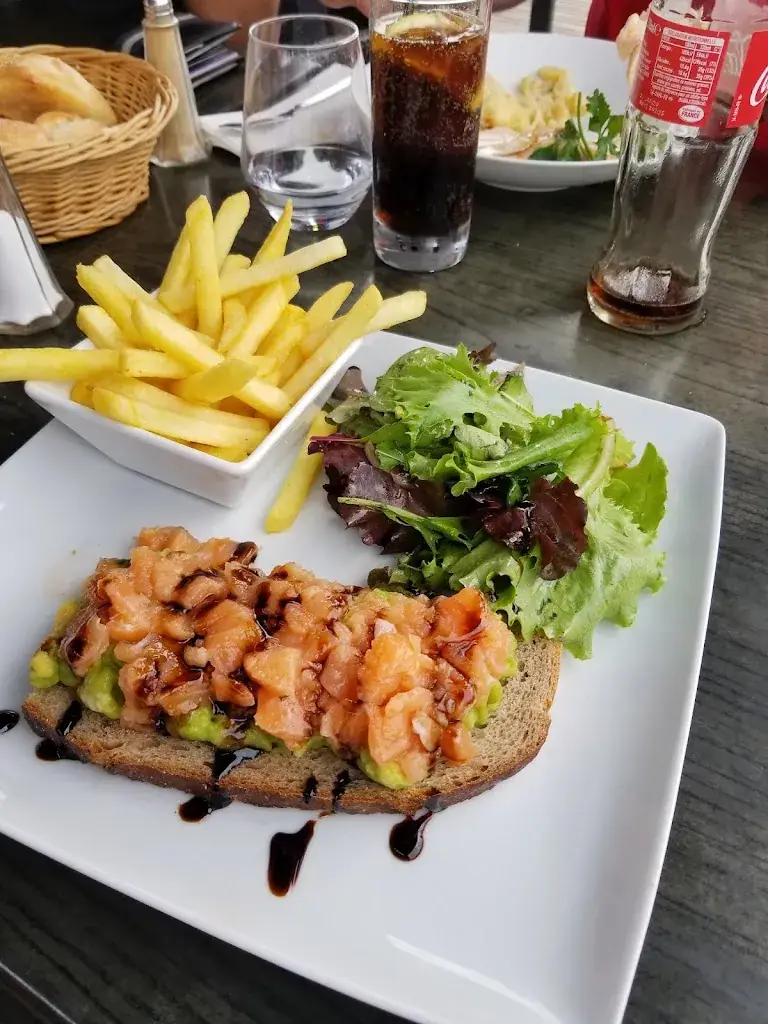 Salik Z_La Criée Dijon_Saint-Apollinaire_review