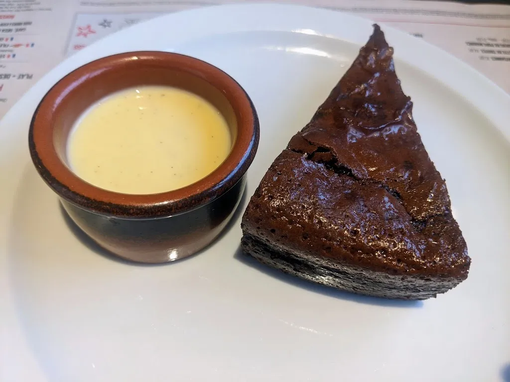 Tassilo Kubitz_Courtepaille_Saint-Apollinaire_review