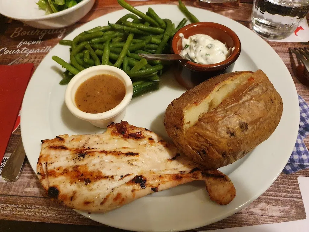 Ksenija Gredelj Vargovic_Courtepaille_Saint-Apollinaire_review