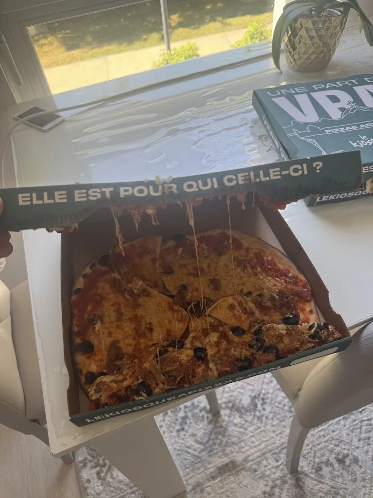 Kaltrina Bajraktari_Le Kiosque à Pizzas_Saint-Apollinaire_recensione