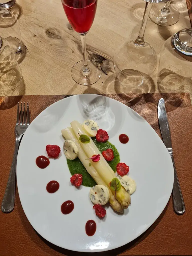 Emilie Roy_LA CHEVALIERE HOTEL RESTAURANT_Saint-Florentin_review