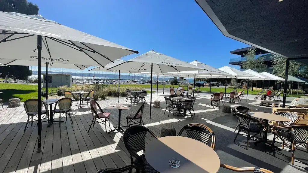 Restaurant du Port restaurant in Saint-Aubin-Sauges