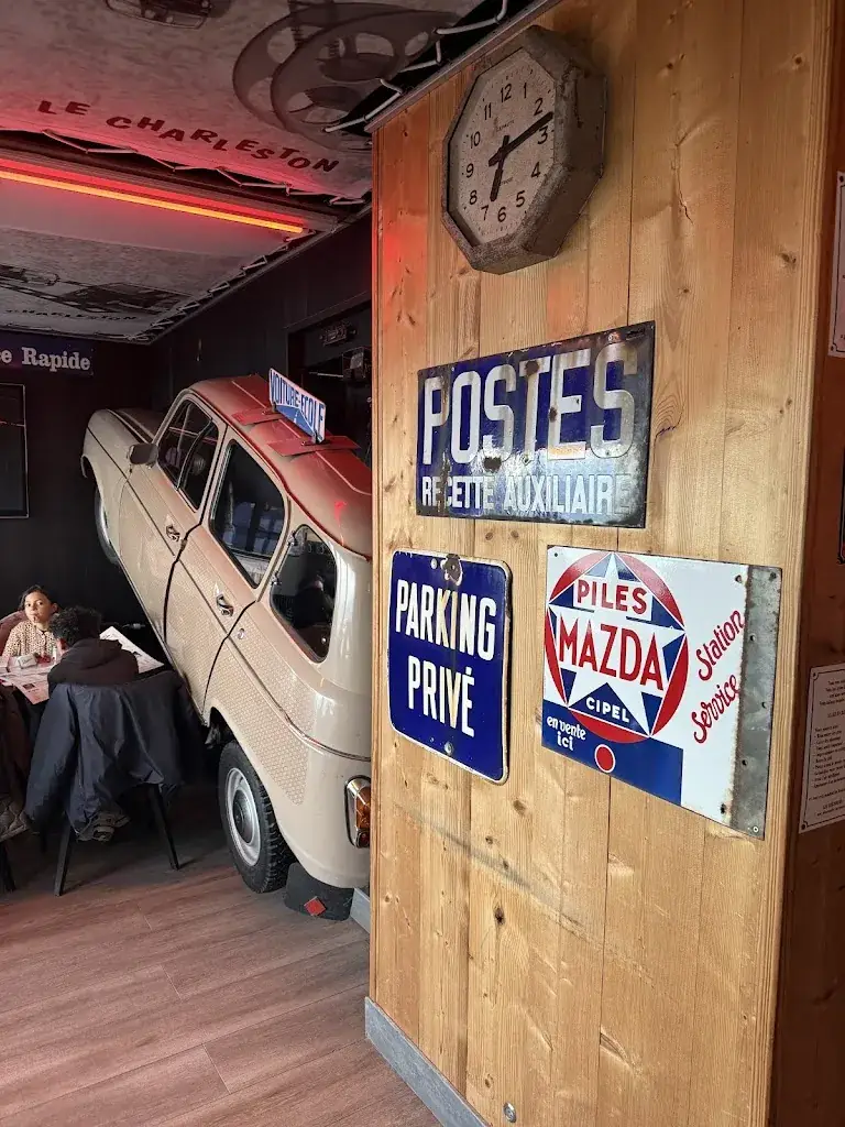 T Jones_Le Charleston_Saint-Aubin-sur-Mer_review