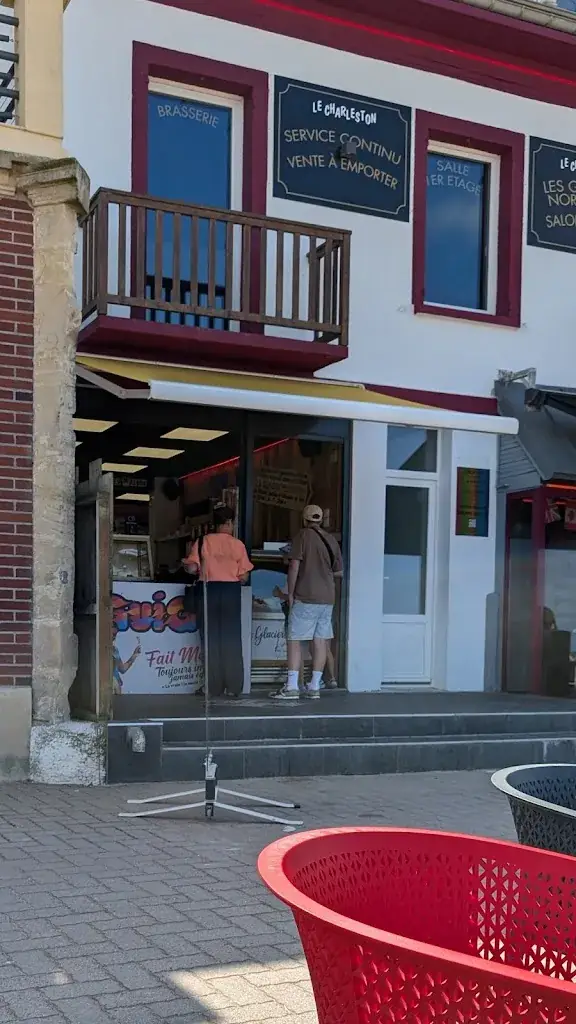 Gasgas_Le Charleston_Saint-Aubin-sur-Mer_review