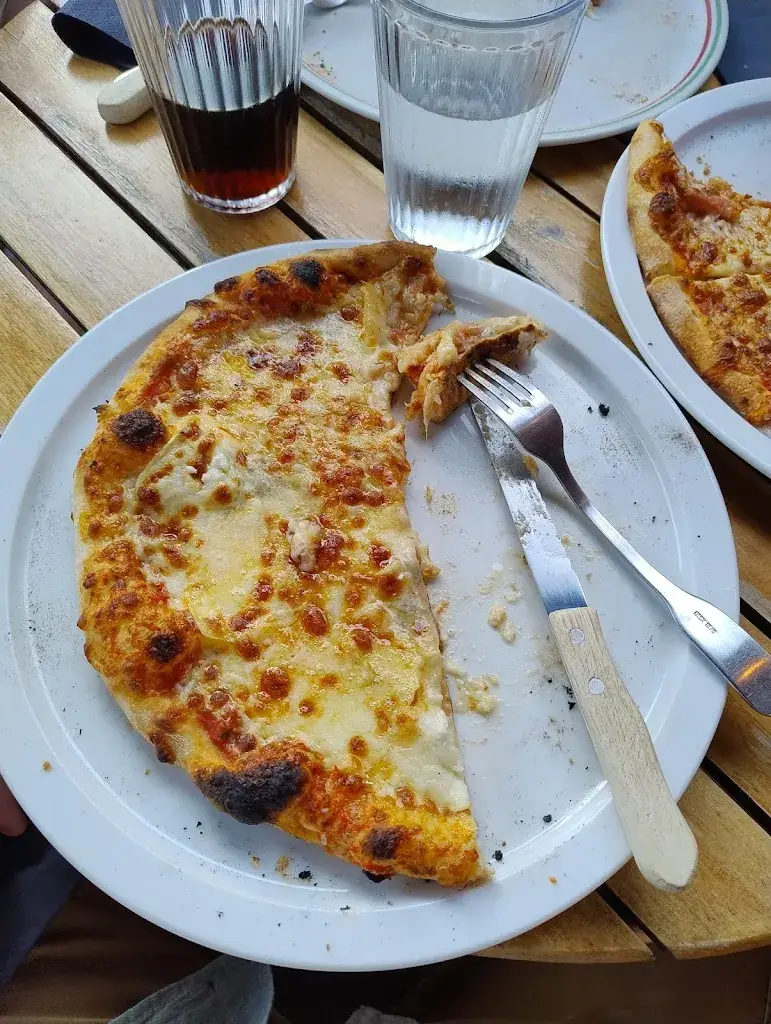 Ian Jackson_La Mama_Saint-Aubin-sur-Mer_recensione