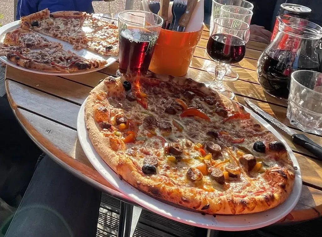 Robert Egging_La Mama_Saint-Aubin-sur-Mer_recensione