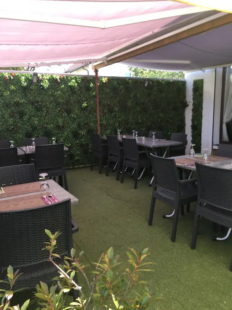 Restaurant de l'Etoile restaurant in Saône