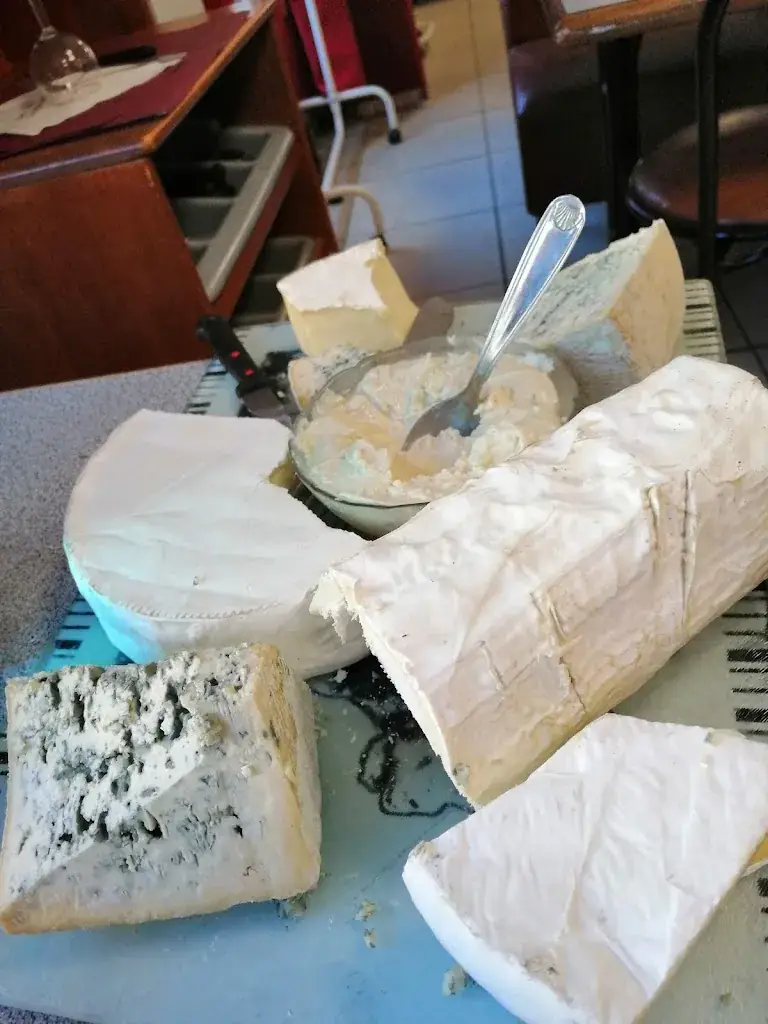 La Terrasse_Belmont-de-la-Loire_slider_image_3