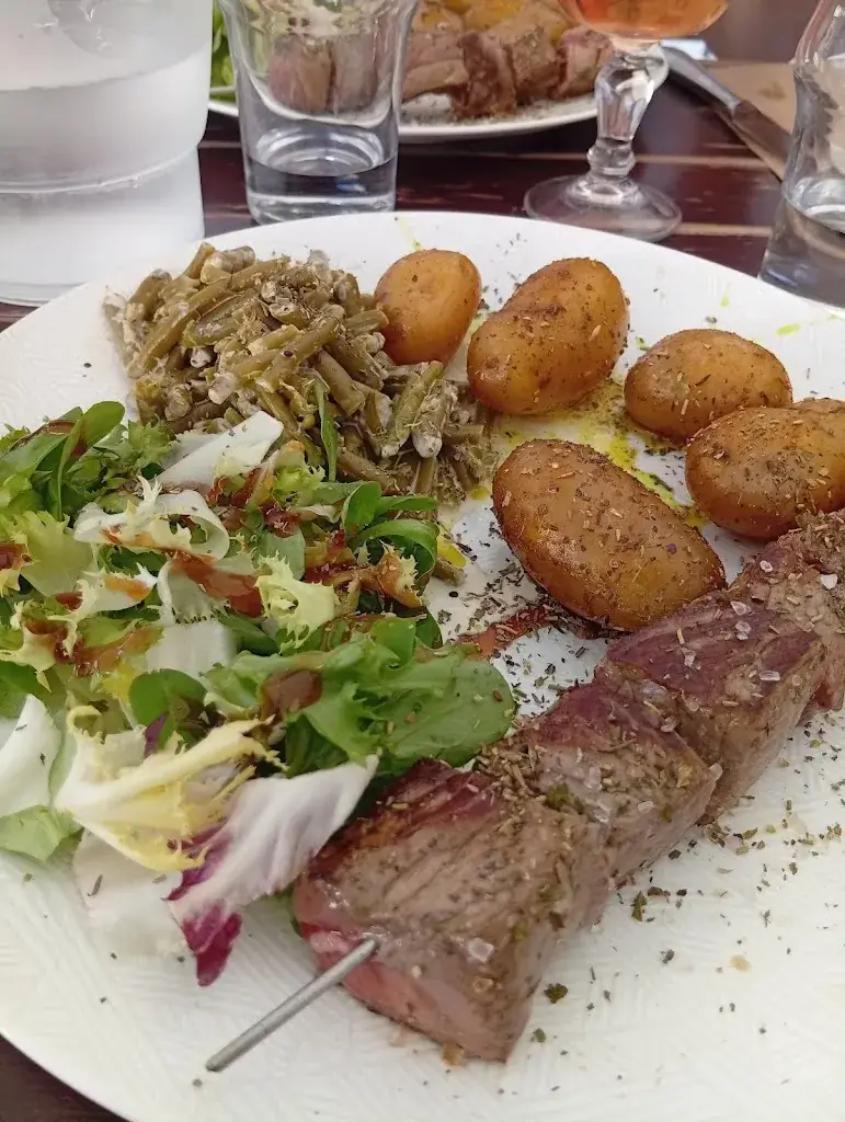 Brigitte George D_Le Bistrot_Sainte-Suzanne-et-Chammes_review