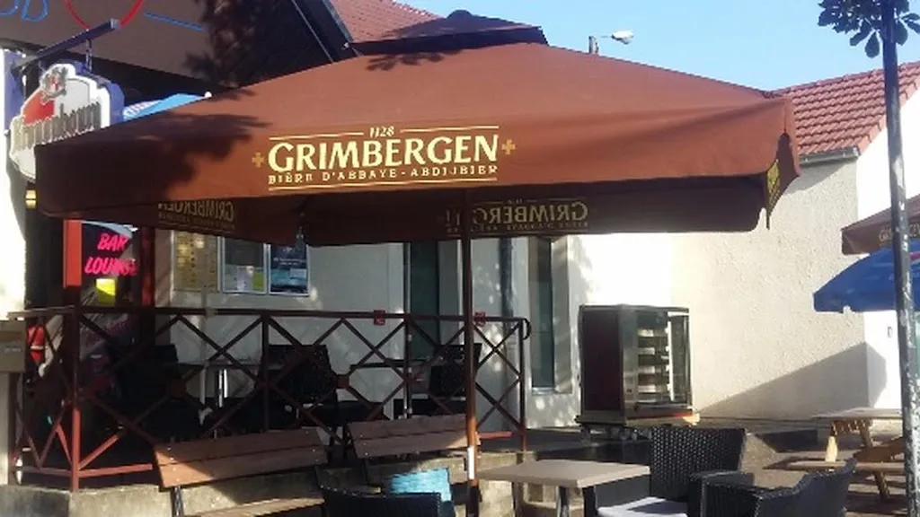 Le Lounge (Saint-Vit) restaurant in Saint-Vit