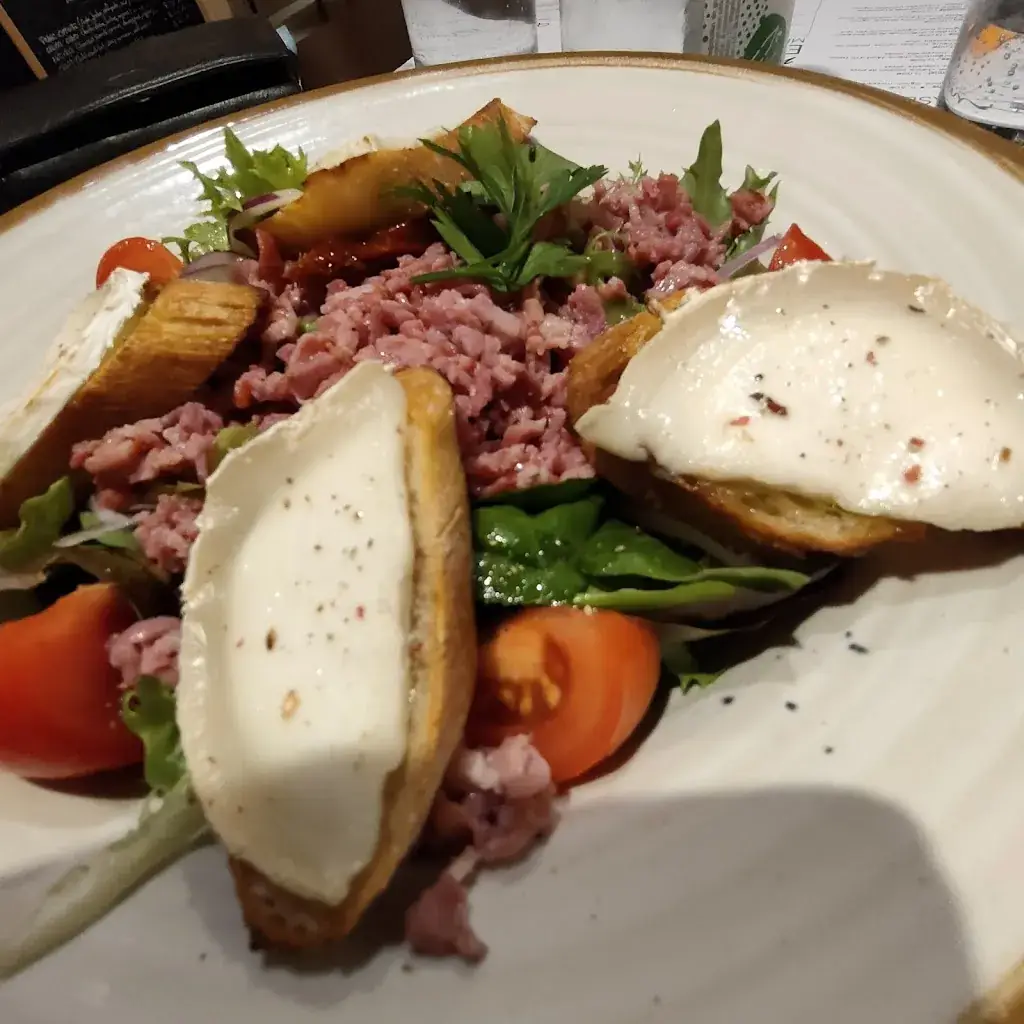 François Intriere_Le P'tit St-Vit_Saint-Vit_review