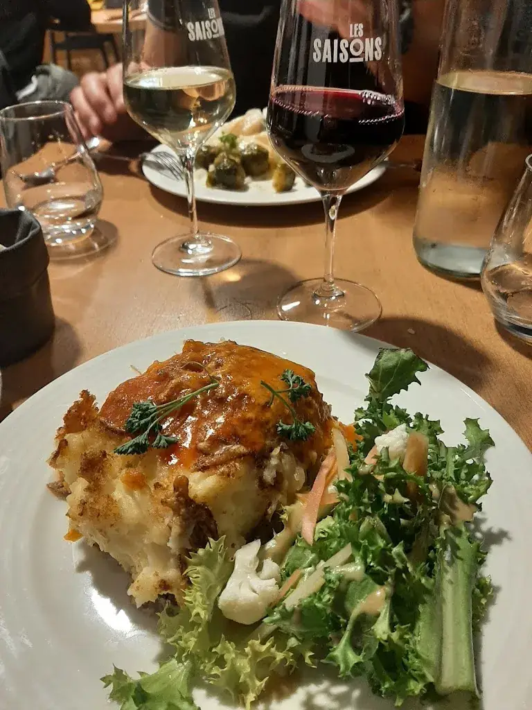 Emilie Lanoy_Les Saisons_Saint-Vit_review