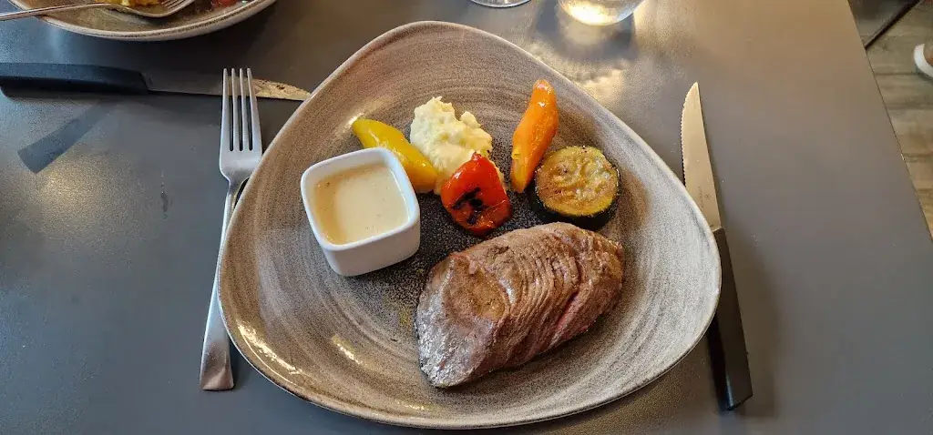 Restaurant le 7_Saulieu_slider_image_3