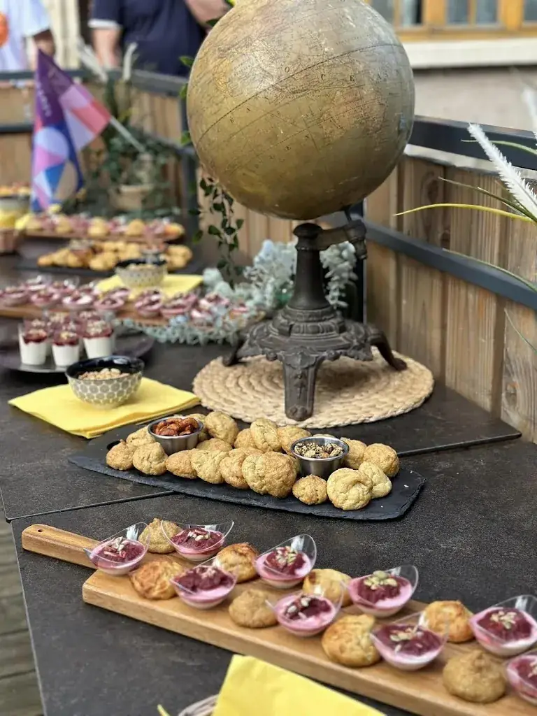 Le Caps Bar_Saulieu_slider_image_2