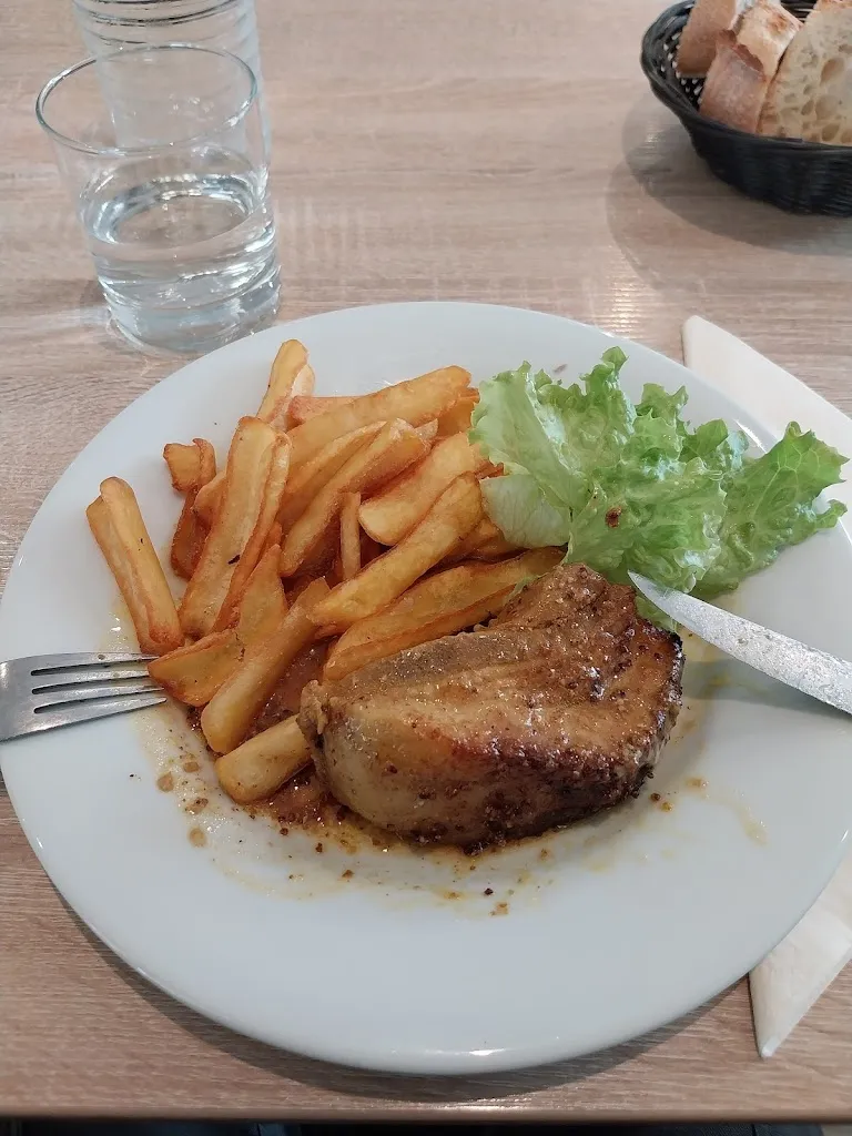 Jorge Machado_BAR / BRASSERIE LES TILLEULS_Sennecey-le-Grand_review