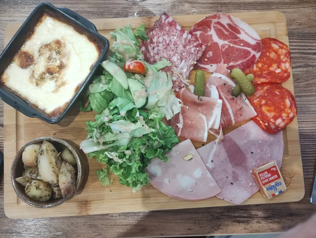 RENÉ BÉAL_Au Bon Accueil_Seurre_review