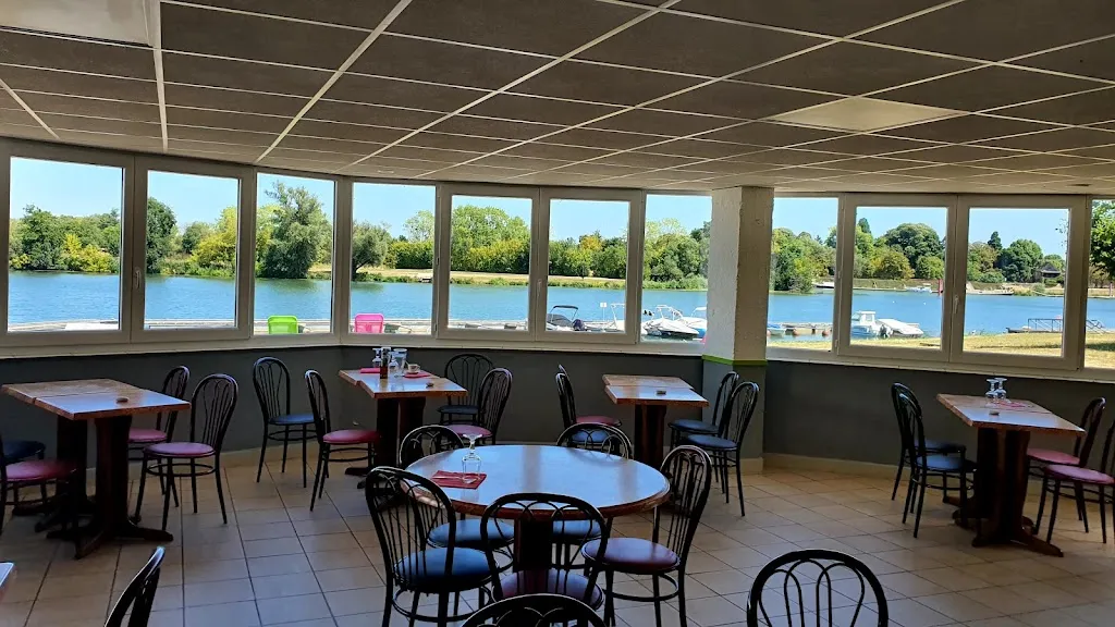 Restaurant La Plage Camping de Seurre_Pouilly-sur-Saône_slider_image_1