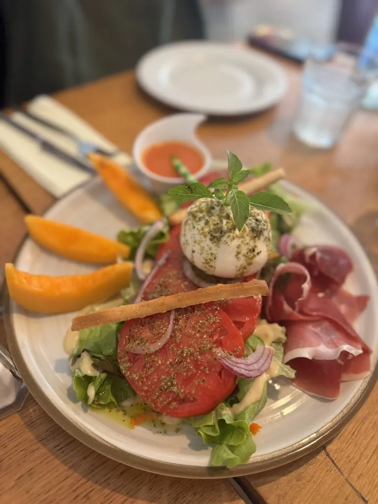 Phuong Le_Toute une Epoque_Saint-Rémy-de-Provence_recensione