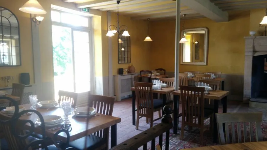 Brasserie La Table des Bordes_Urzy_slider_image_1