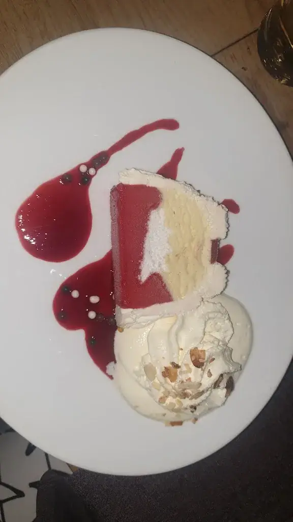 Andrea Ray Egui_La Pineta_Valdoie_review