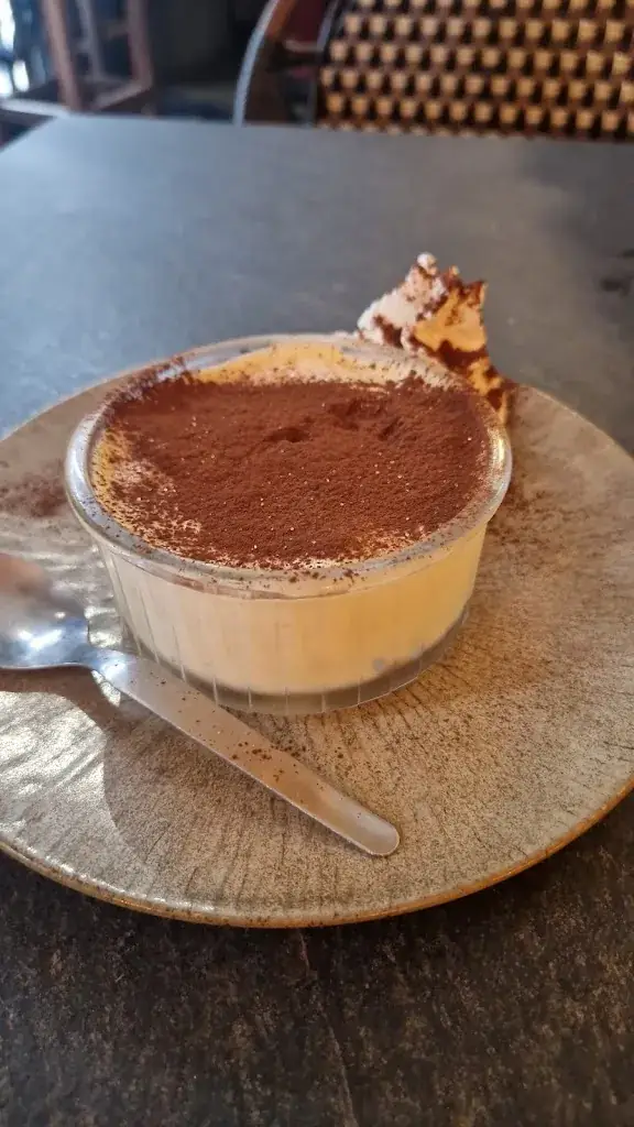 Karlijn Nobel_La Cantine de Zan_Semur-en-Auxois_review