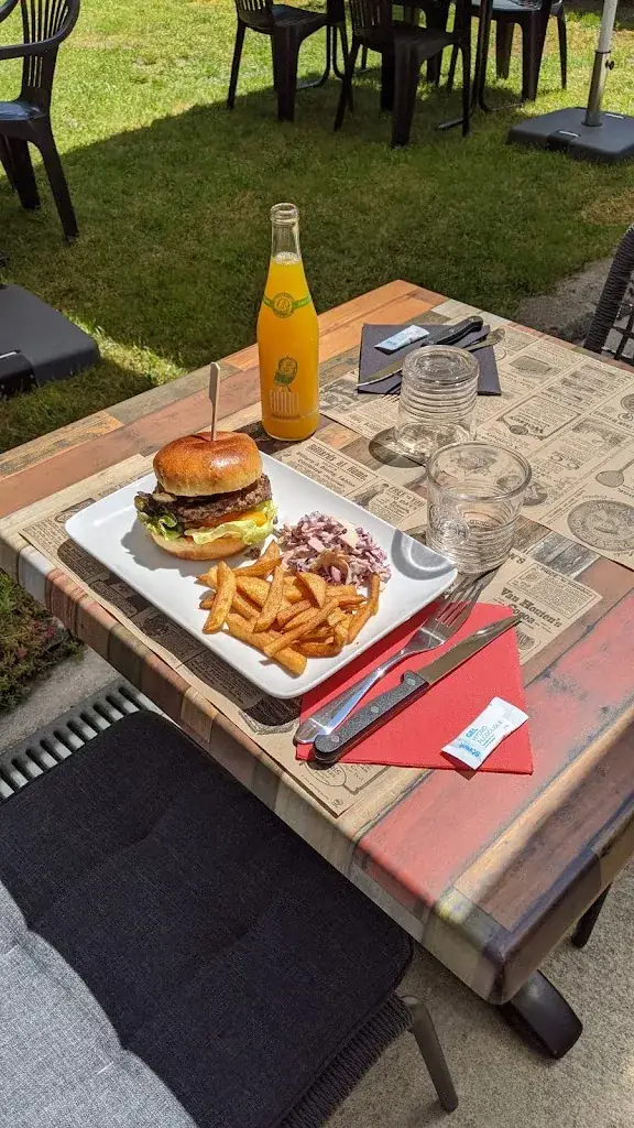 La table 5_Semur-en-Auxois_slider_image_2