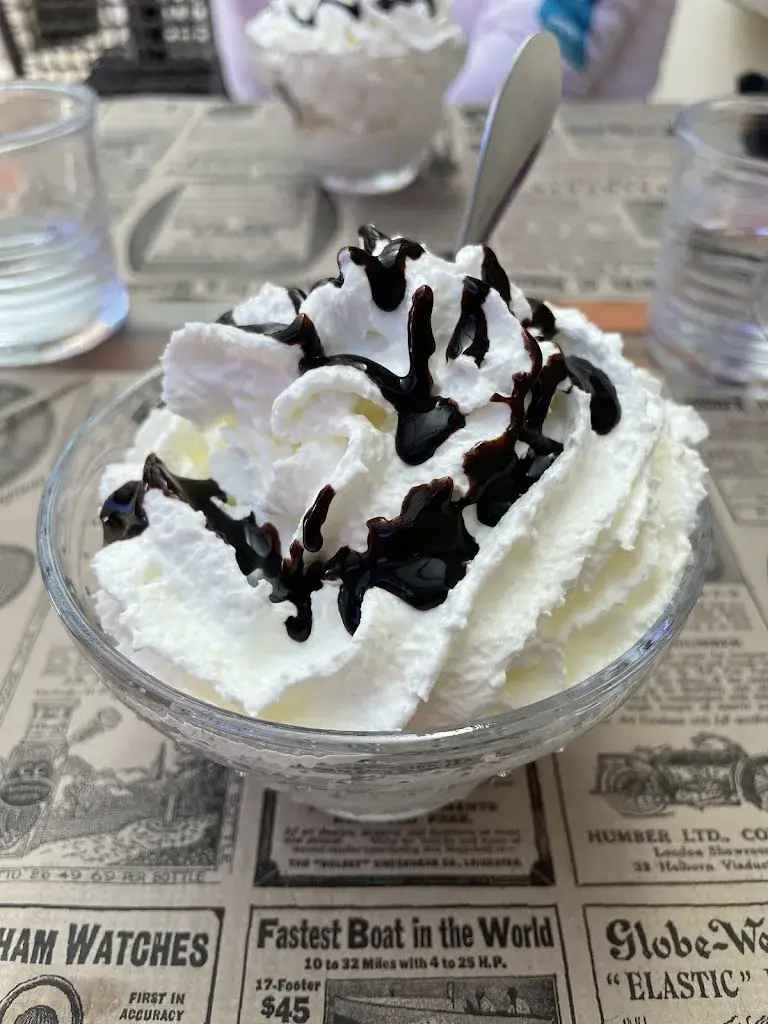 La table 5_Semur-en-Auxois_slider_image_3