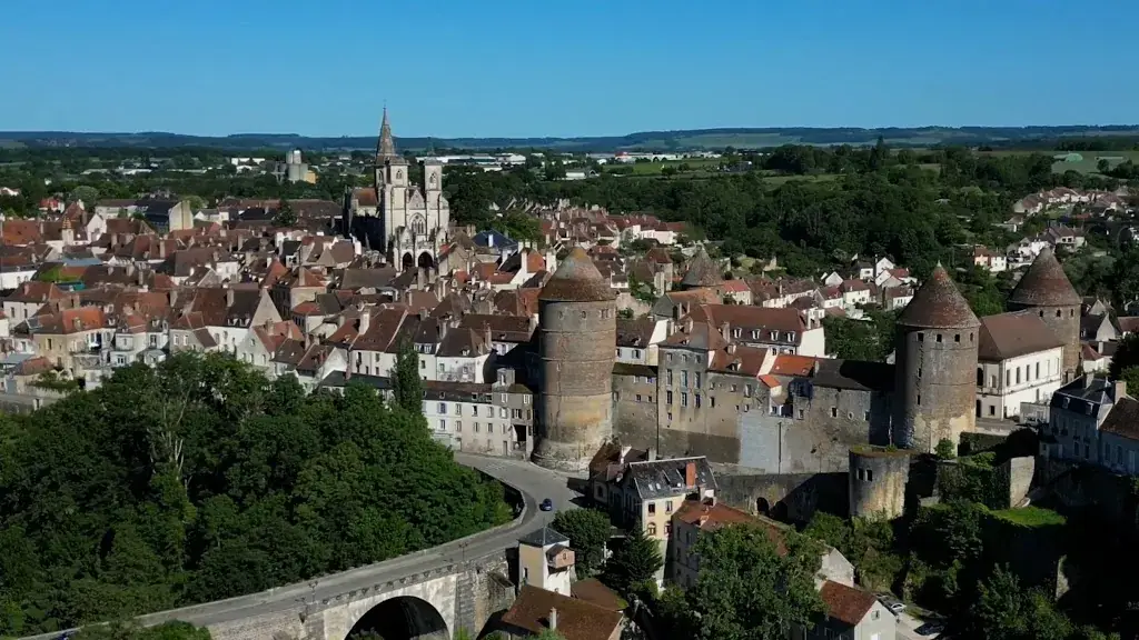 Cité médiévale de Semur-en-Auxois_Semur-en-Auxois_slider_image_2