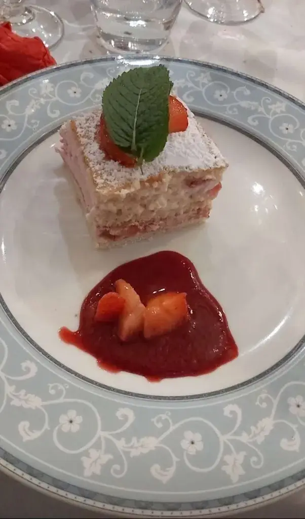 Nadine Lhuillier_Les Ruines_Vaivre-et-Montoille_review