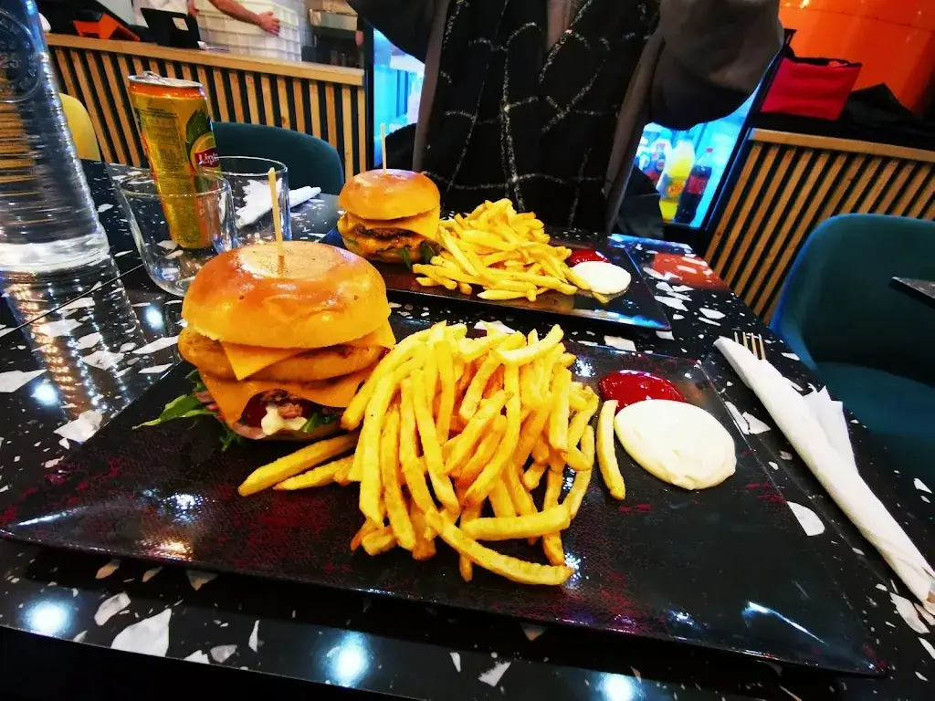 Lex Marley_MIA PIZZA_Saint-Leu-la-Forêt_review