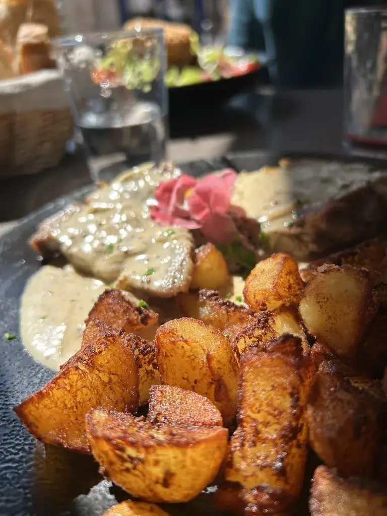 alice raux_Le Rendez Vous_Chambéry_review