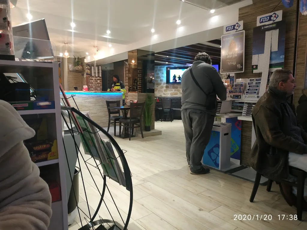 Frank Simicic_LE TERMINUS_Saint-Leu-la-Forêt_recensione