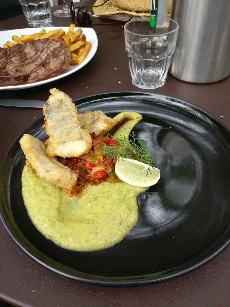 Gordon Woods_Papy's_Varennes-Vauzelles_review