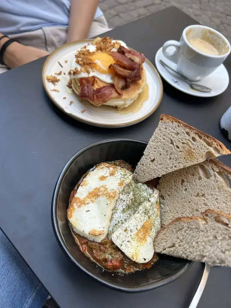 Pauline Oldemeier_Onni Brunch • Café_Chambéry_review