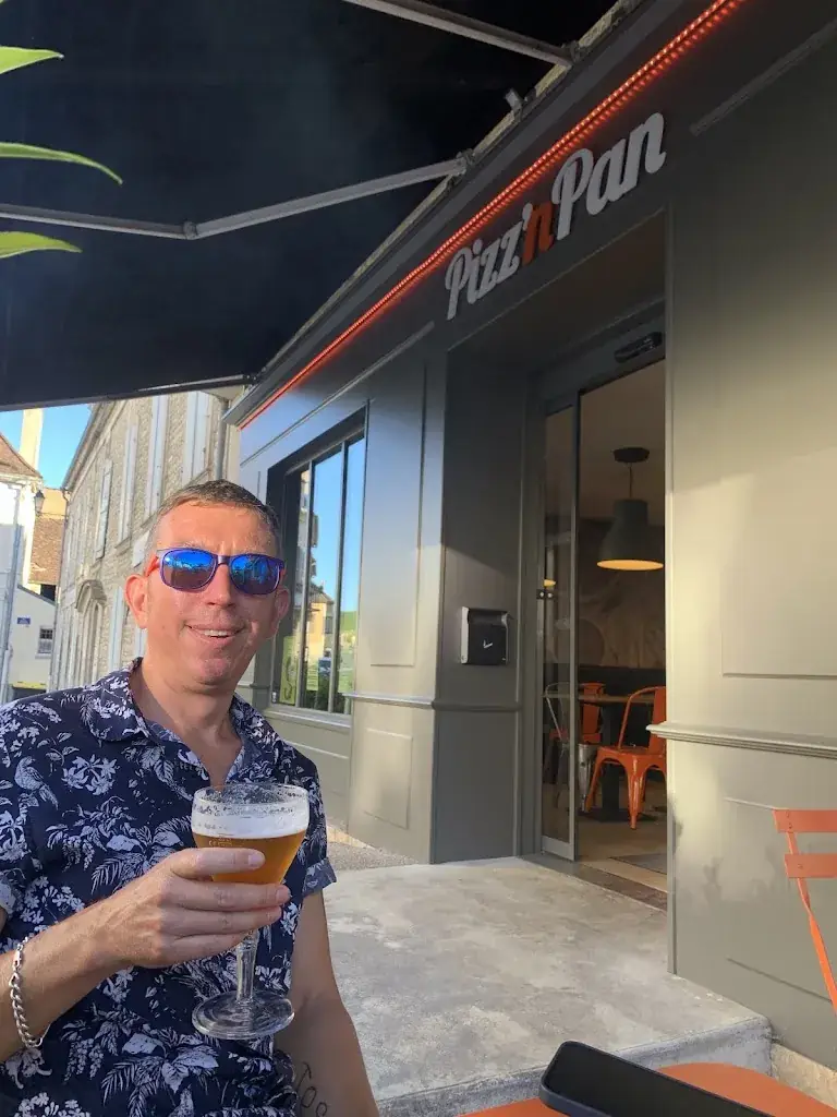 Alex Lawson_Pizz'n Pan Vermenton_Vermenton_review