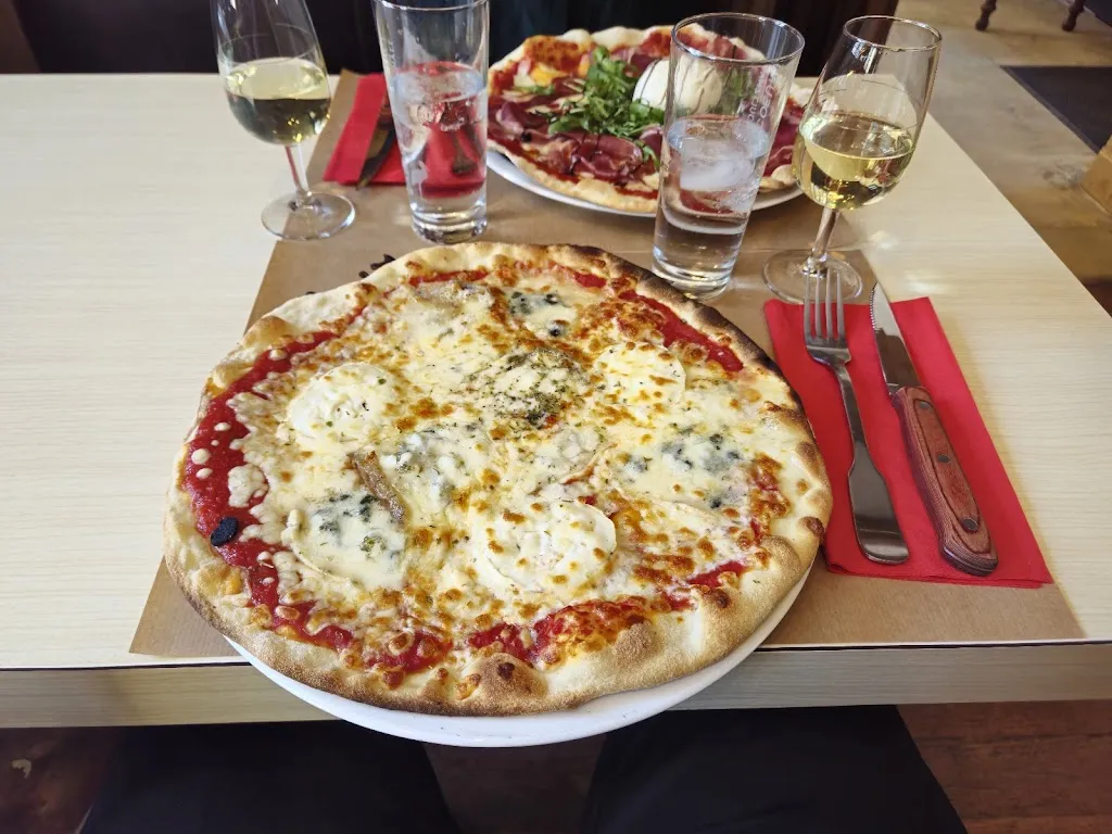 mikkel jensen_Chez Nous_Vermenton_review