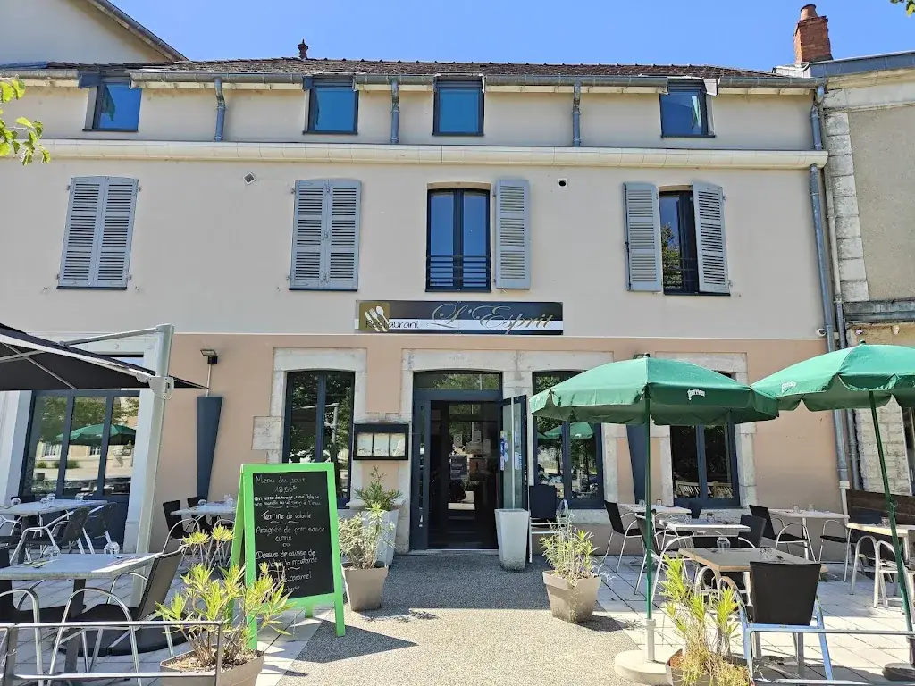 Cyril_L'esprit_Venarey-les-Laumes_review