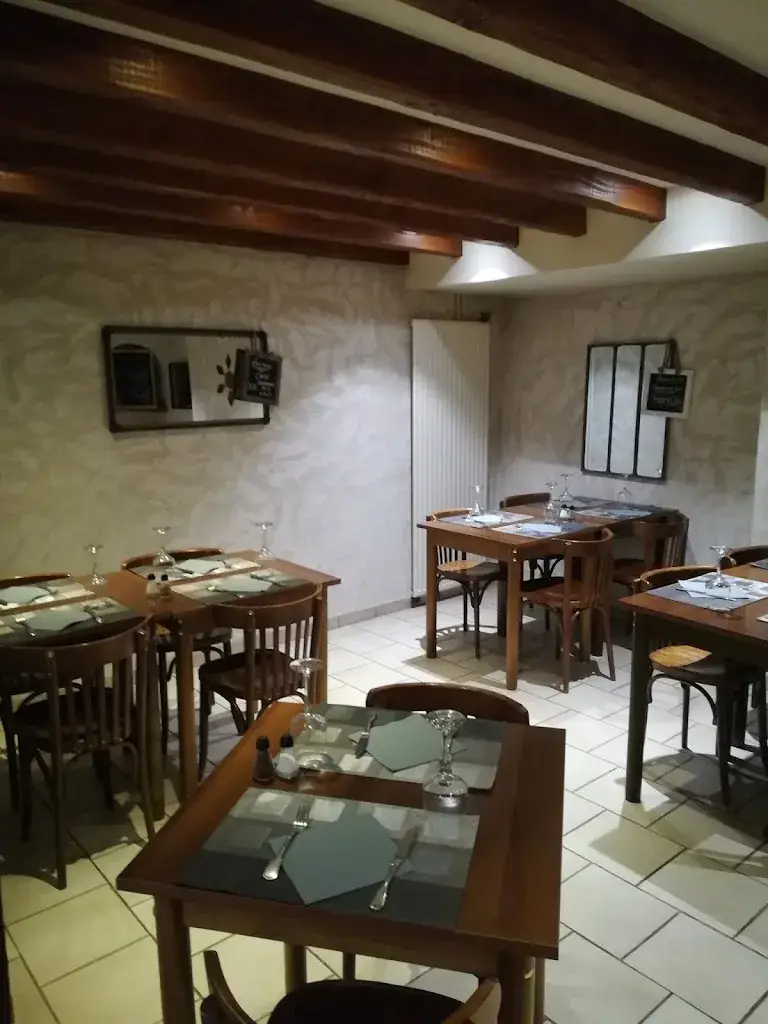 Bar Restaurant de La Halle restaurant in Villeneuve-sur-Yonne