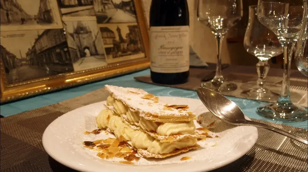 Bar Restaurant de La Halle_Villeneuve-sur-Yonne_slider_image_2