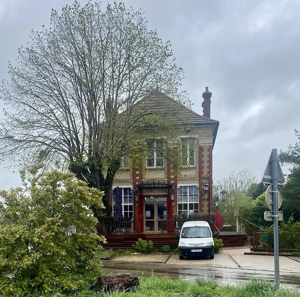 Luca_Le Vieux Tilleul_Villeneuve-sur-Yonne_review